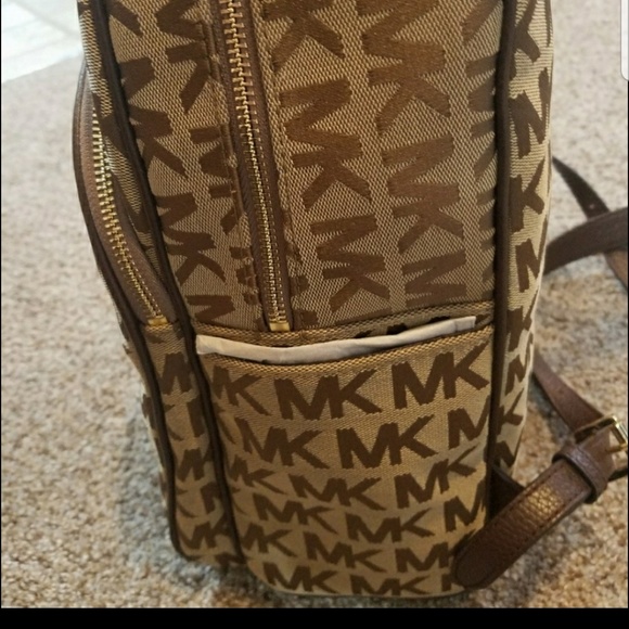 Michael Kors Large Abbey Backpack - Picture 4 of 8